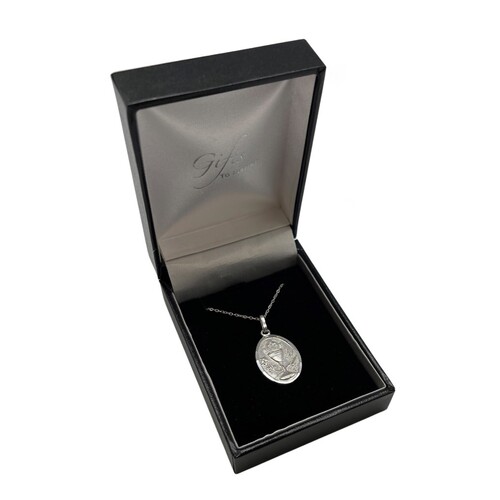 MEDAL & CHAIN SET STERLING SILVER - COMMUNION